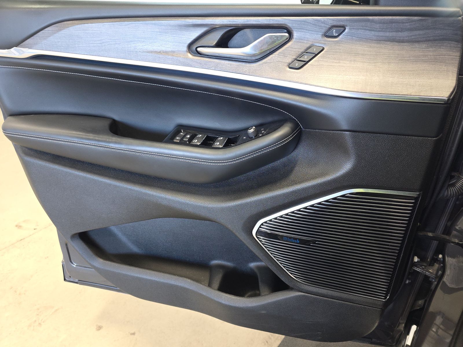 2022 Jeep Grand Cherokee Overland AWD