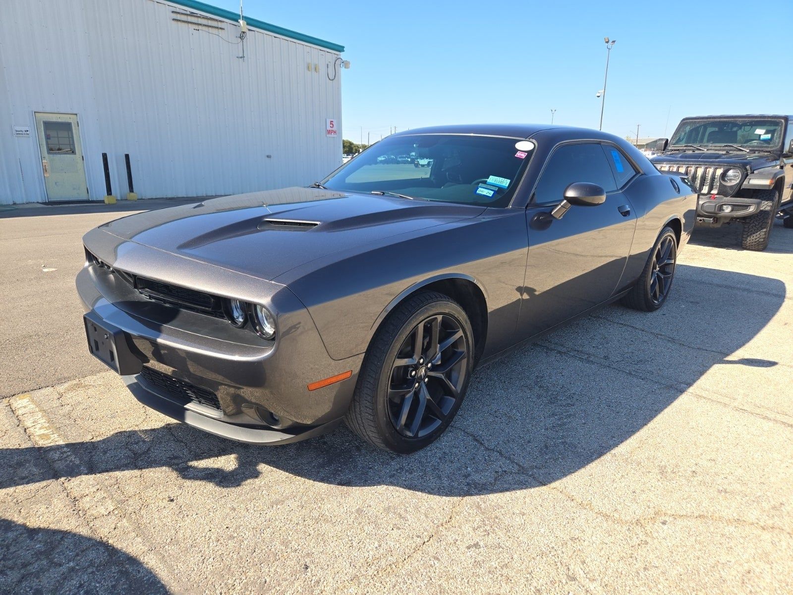 2022 Dodge Challenger SXT RWD