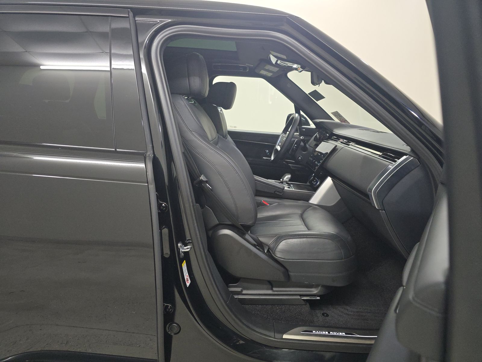 2023 Land Rover Range Rover SE AWD