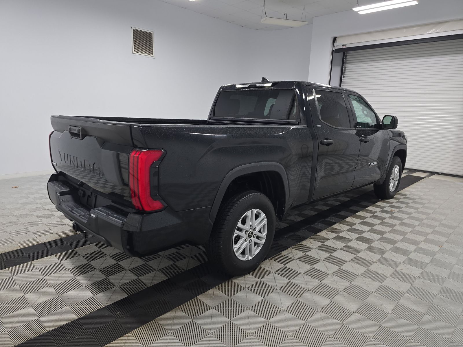 2022 Toyota Tundra SR5 AWD