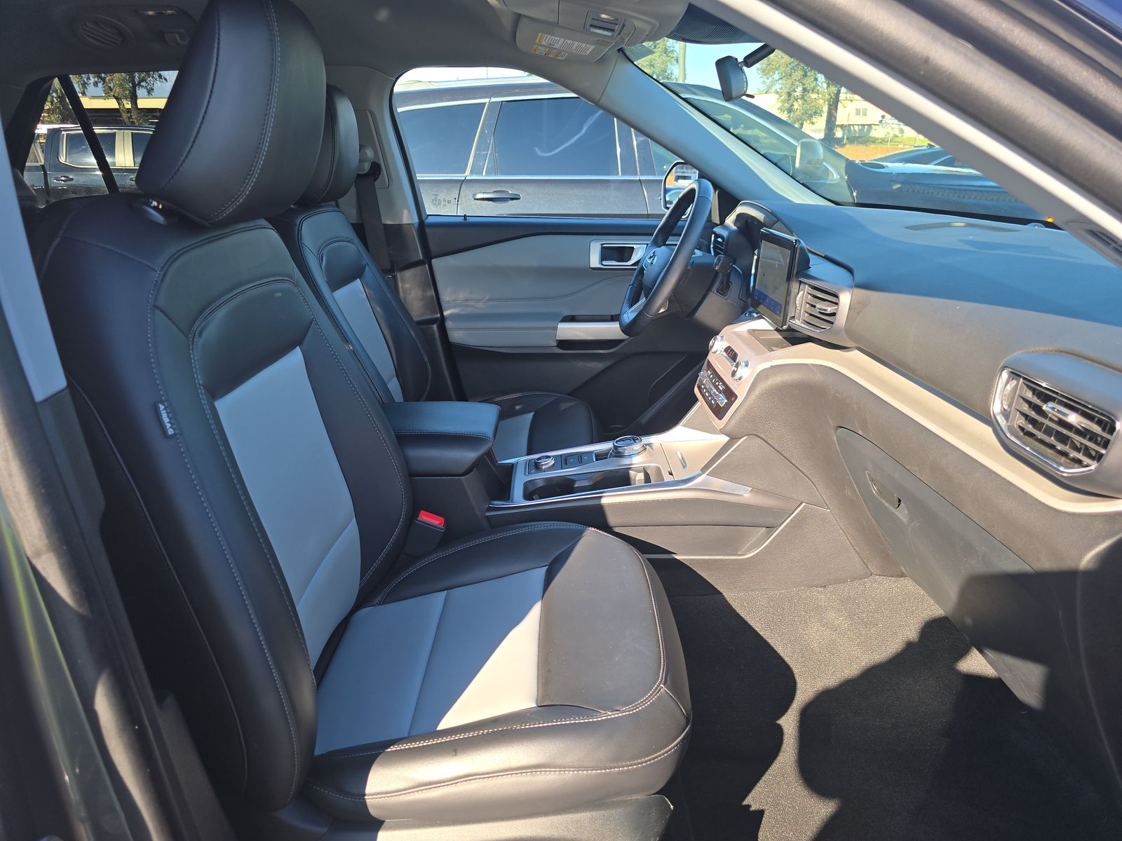 2023 Ford Explorer XLT AWD