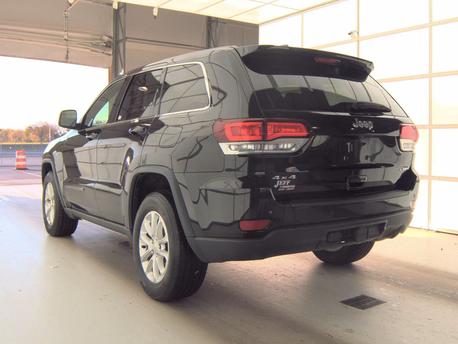 2022 Jeep Grand Cherokee Laredo E AWD