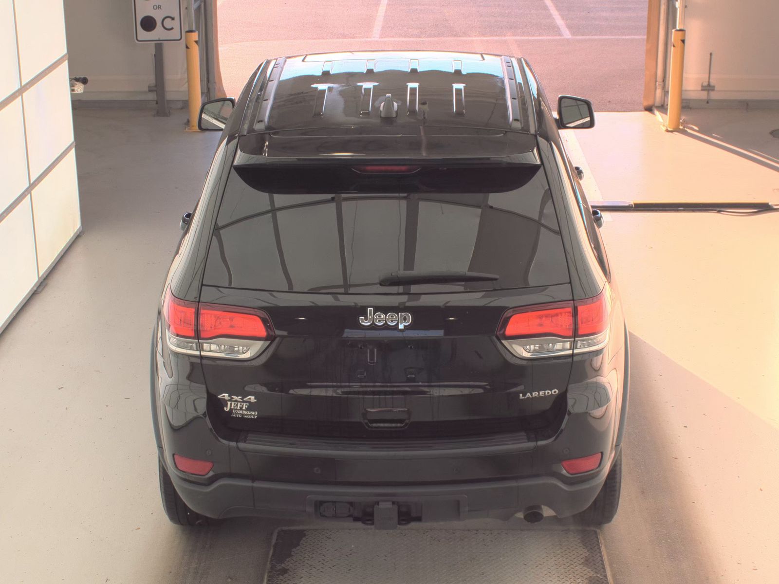 2022 Jeep Grand Cherokee Laredo E AWD