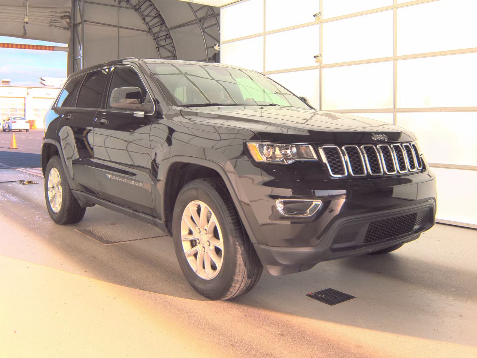 2022 Jeep Grand Cherokee Laredo E AWD