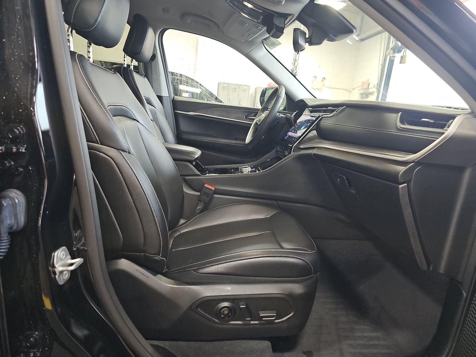 2023 Jeep Grand Cherokee Limited AWD