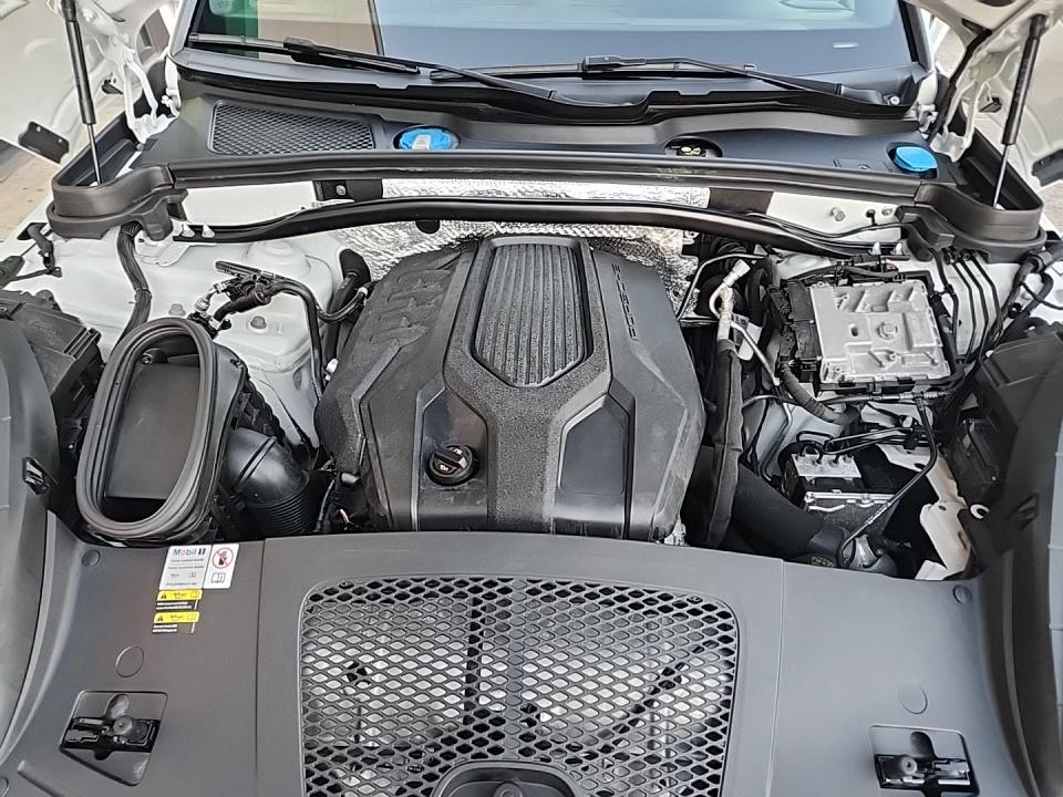 2023 Porsche Macan Base AWD