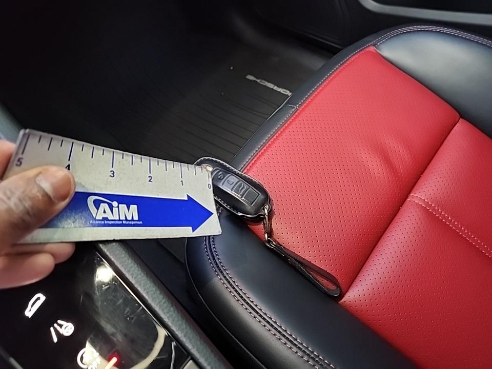 2023 Porsche Macan Base AWD