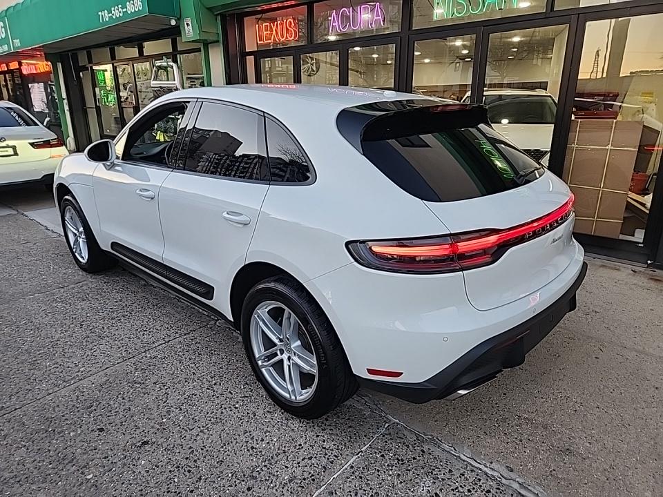 2023 Porsche Macan Base AWD