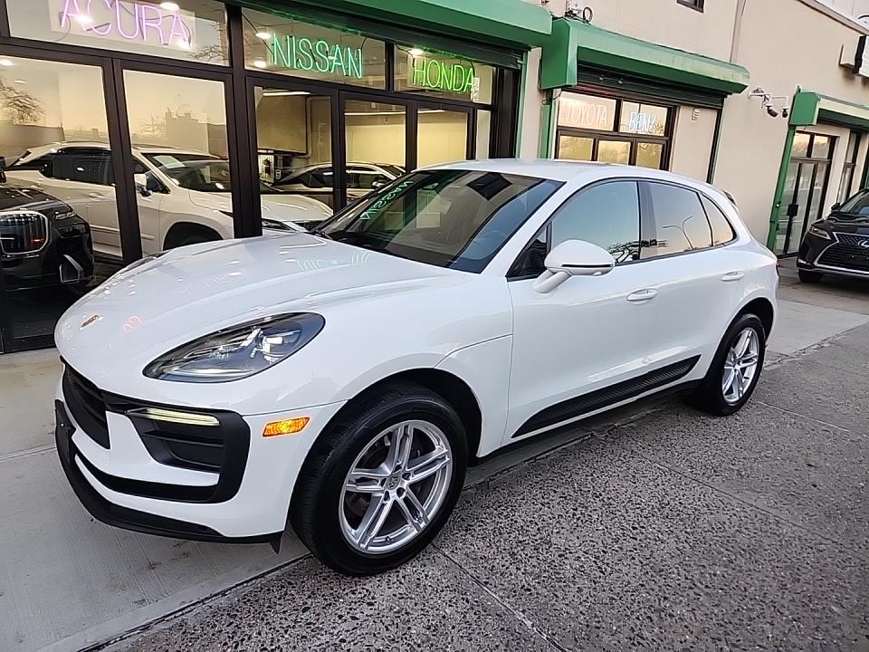 2023 Porsche Macan Base AWD