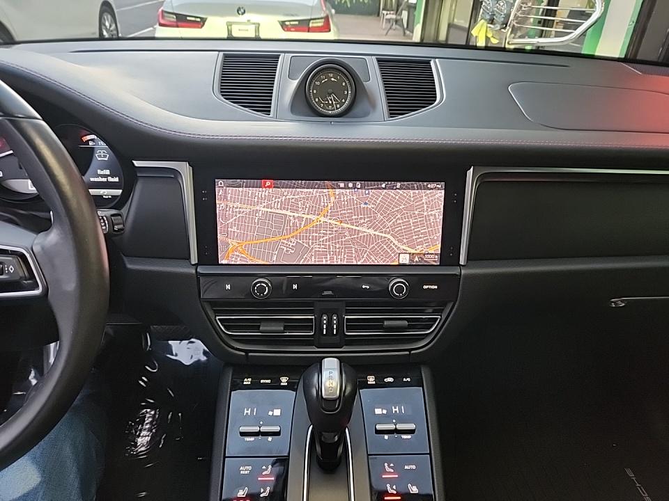 2023 Porsche Macan Base AWD