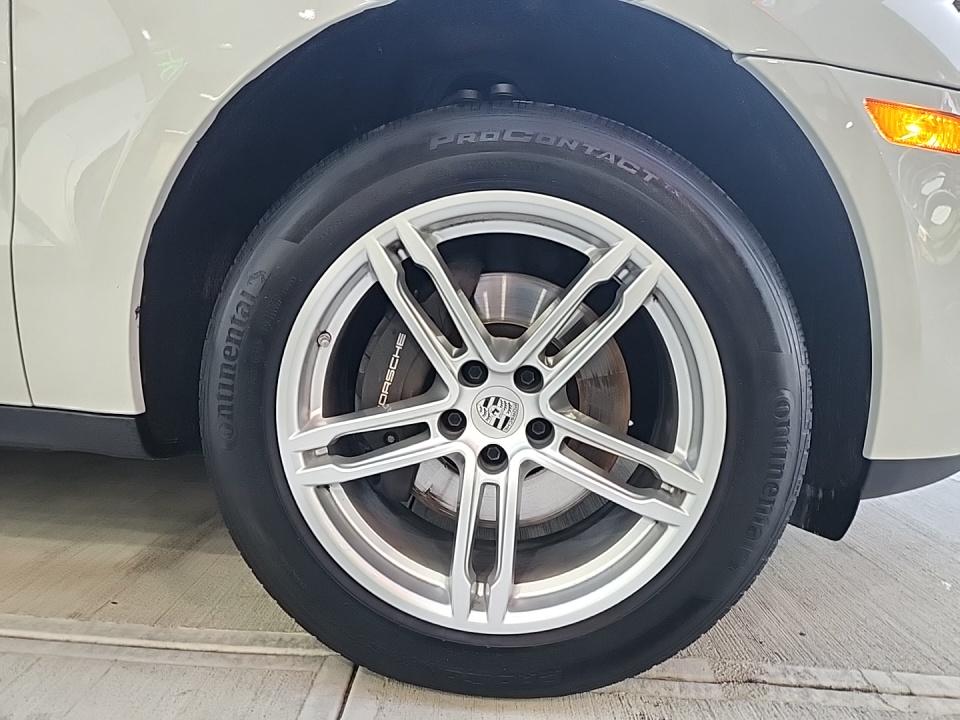 2023 Porsche Macan Base AWD