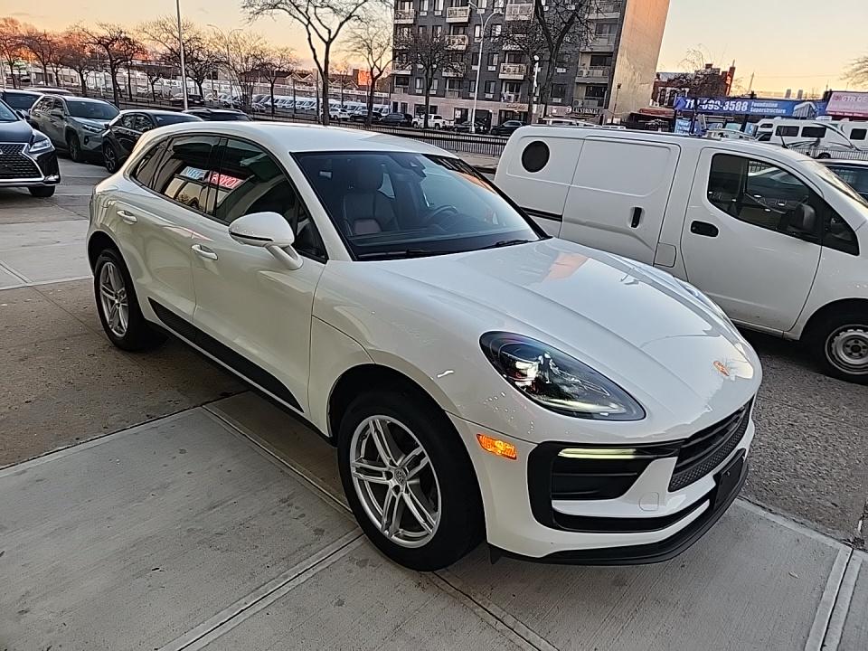 2023 Porsche Macan Base AWD
