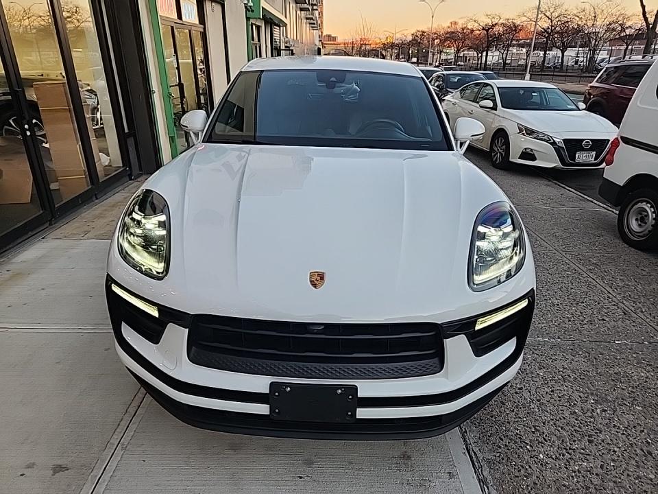 2023 Porsche Macan Base AWD