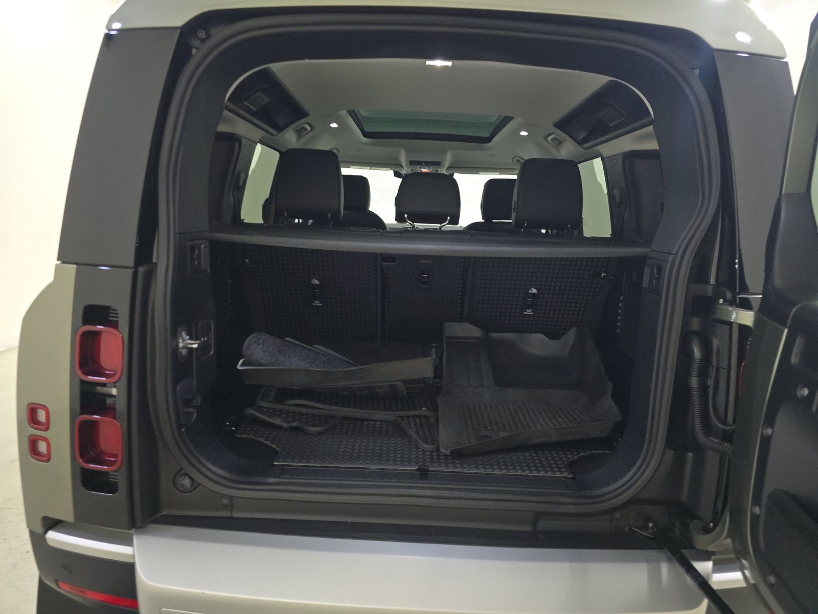 2024 Land Rover Defender 110 S AWD