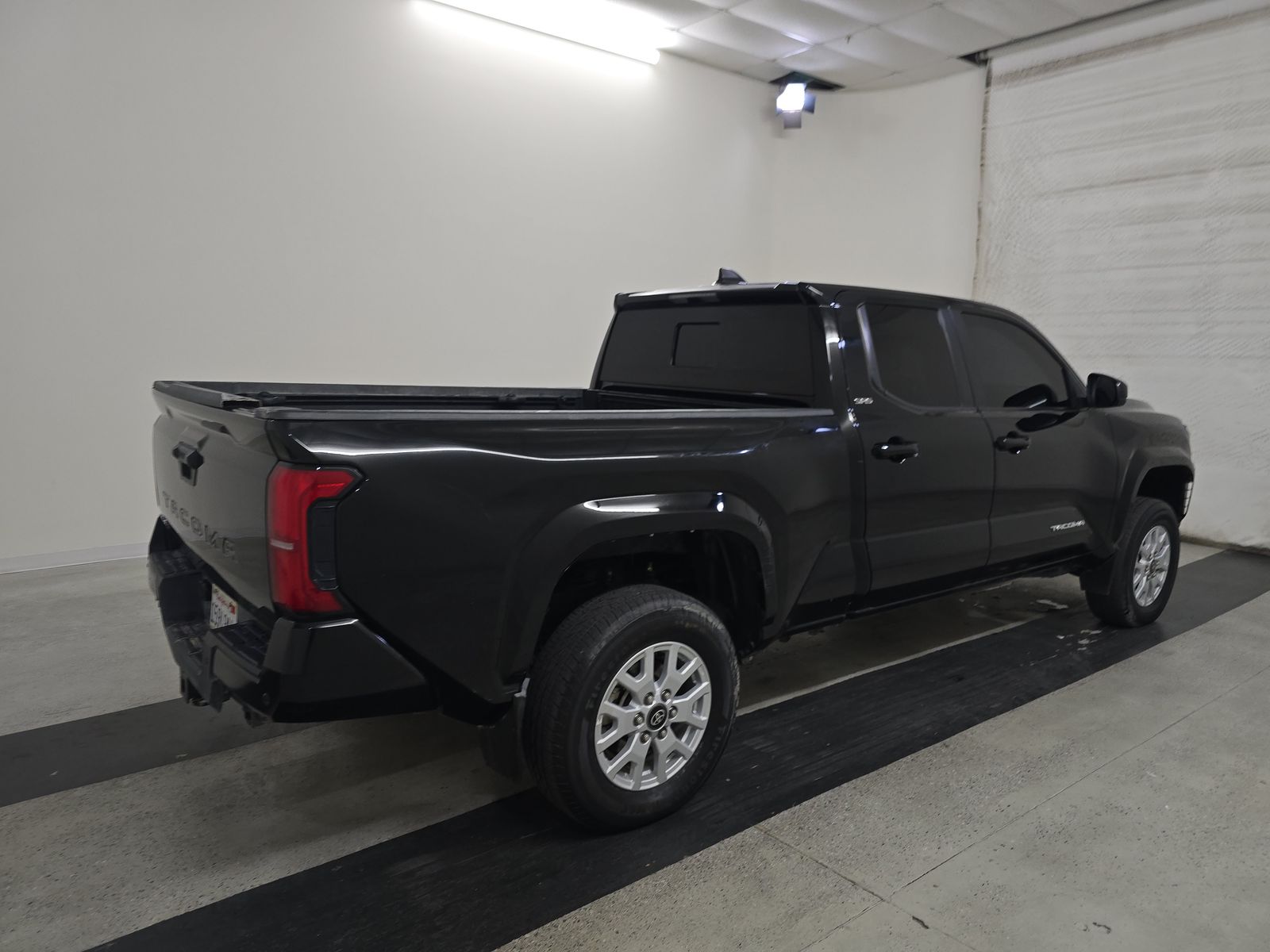 2024 Toyota Tacoma SR5 AWD