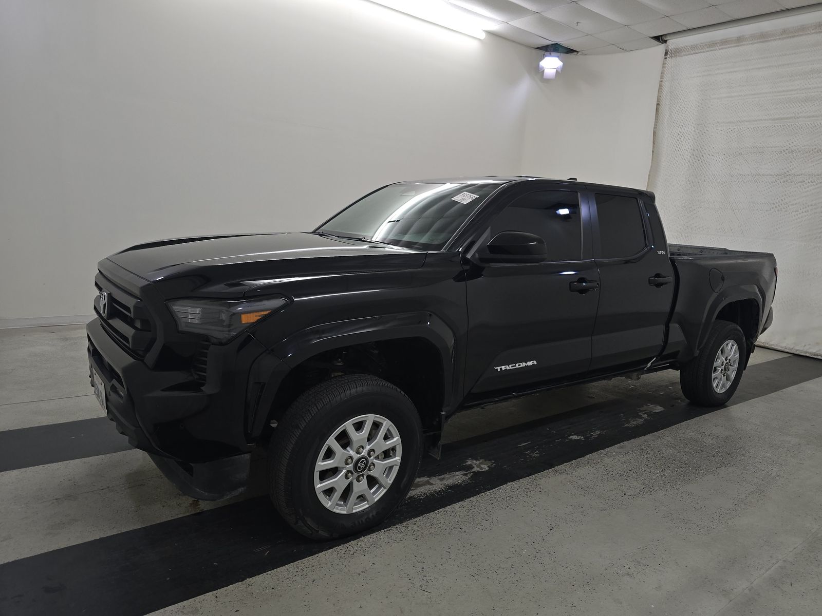 2024 Toyota Tacoma SR5 AWD
