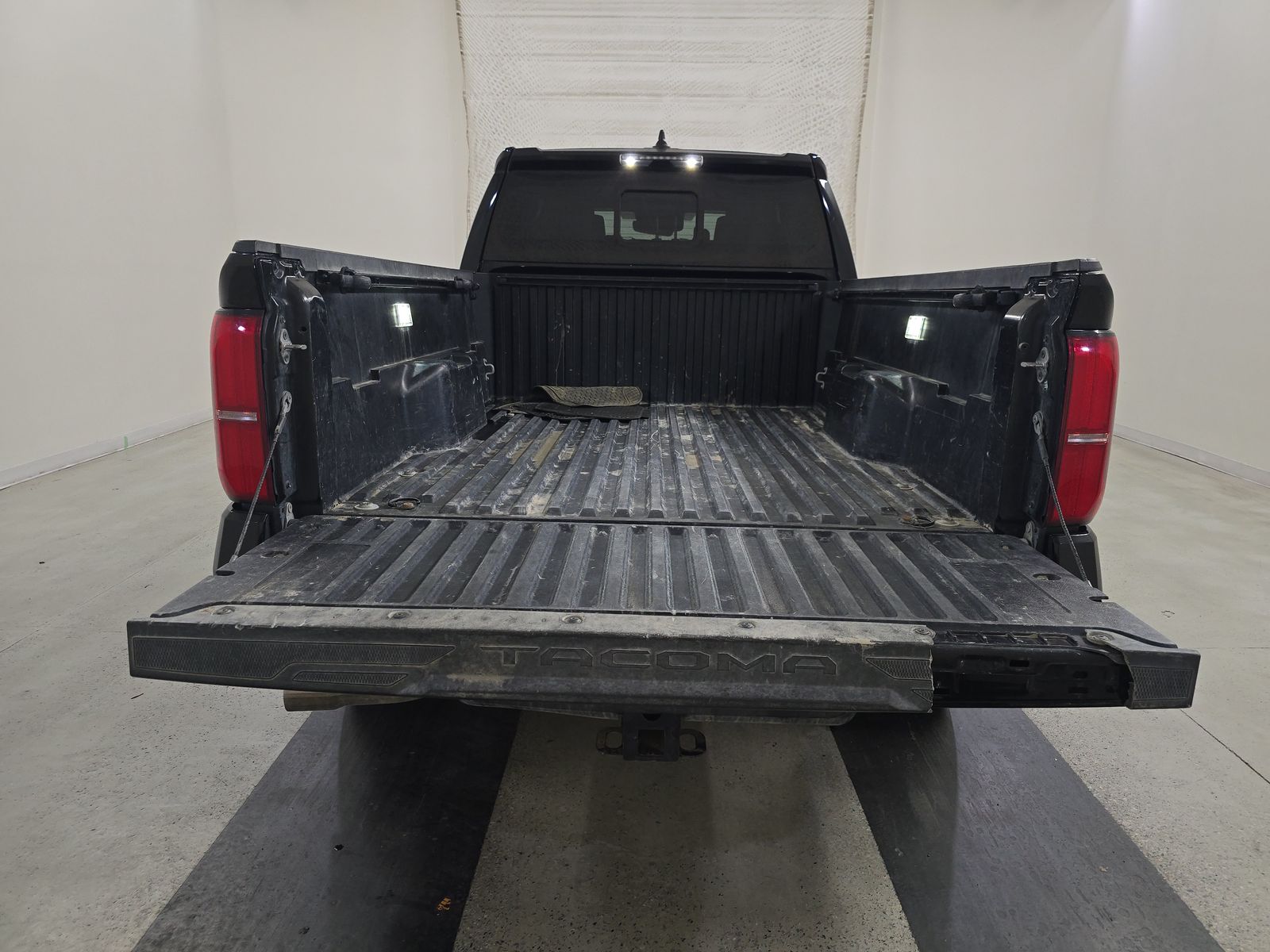 2024 Toyota Tacoma SR5 AWD