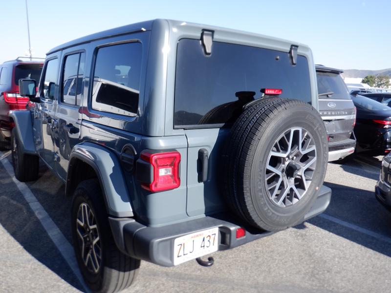 2024 Jeep Wrangler Sahara AWD
