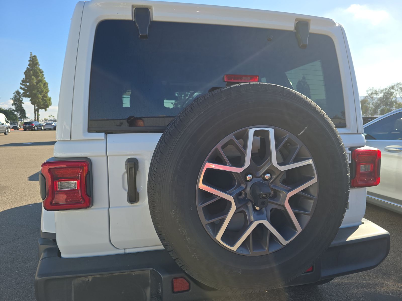 2024 Jeep Wrangler Sahara AWD