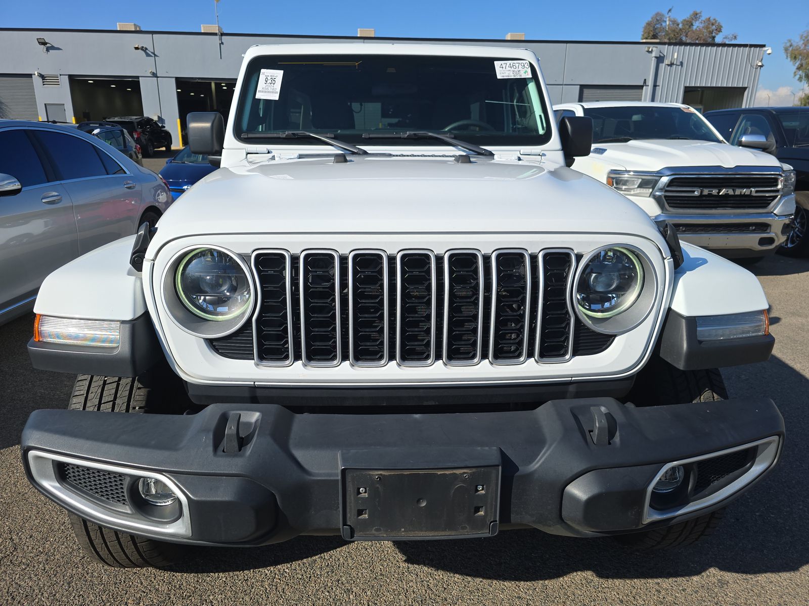 2024 Jeep Wrangler Sahara AWD