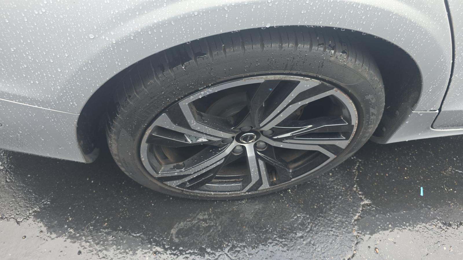 2024 Volvo S60 B5 Plus AWD