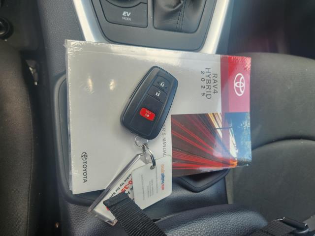 2025 Toyota RAV4 Hybrid XLE AWD