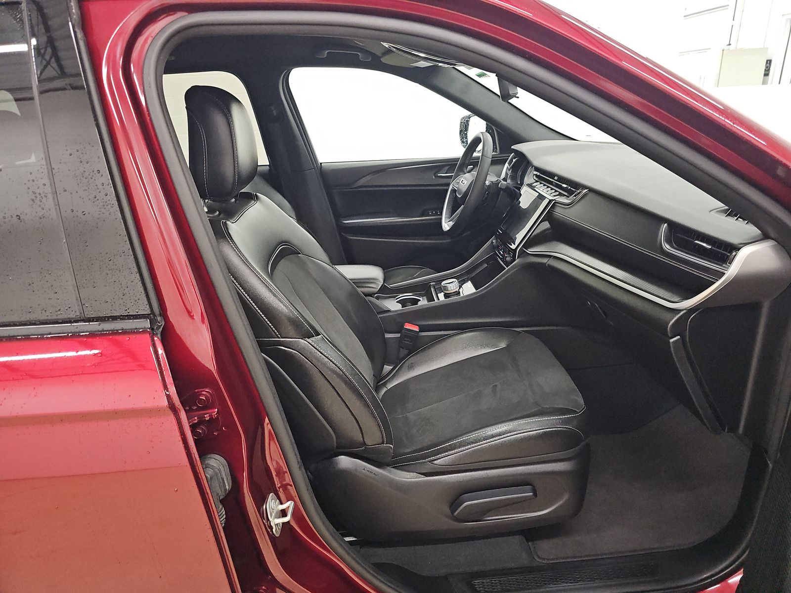 2024 Jeep Grand Cherokee Altitude AWD