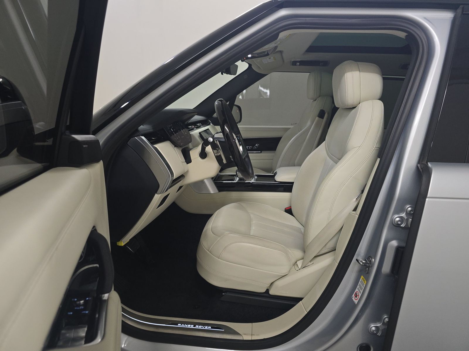 2025 Land Rover Range Rover Plug-In Hybrid SE AWD