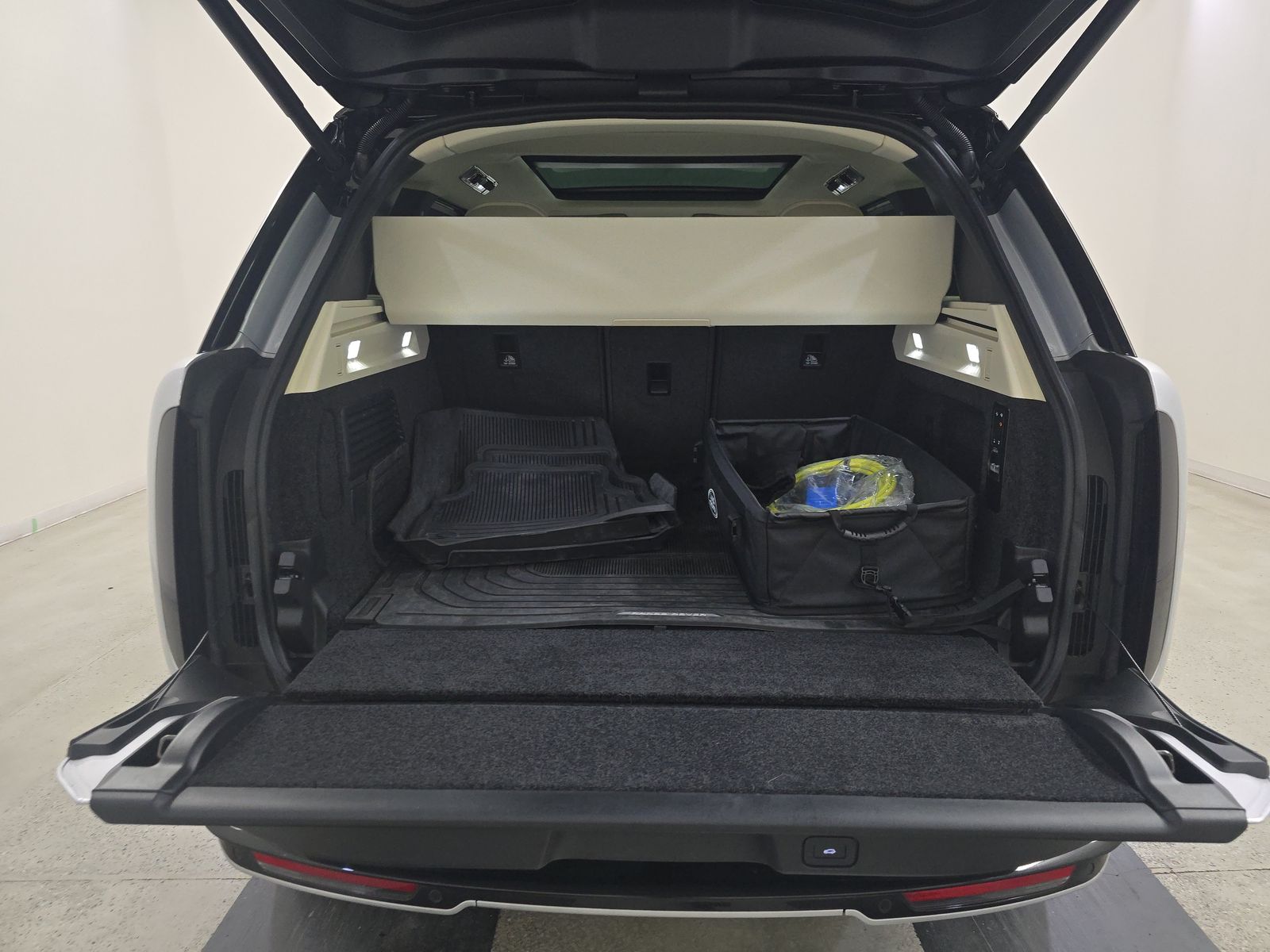 2025 Land Rover Range Rover Plug-In Hybrid SE AWD