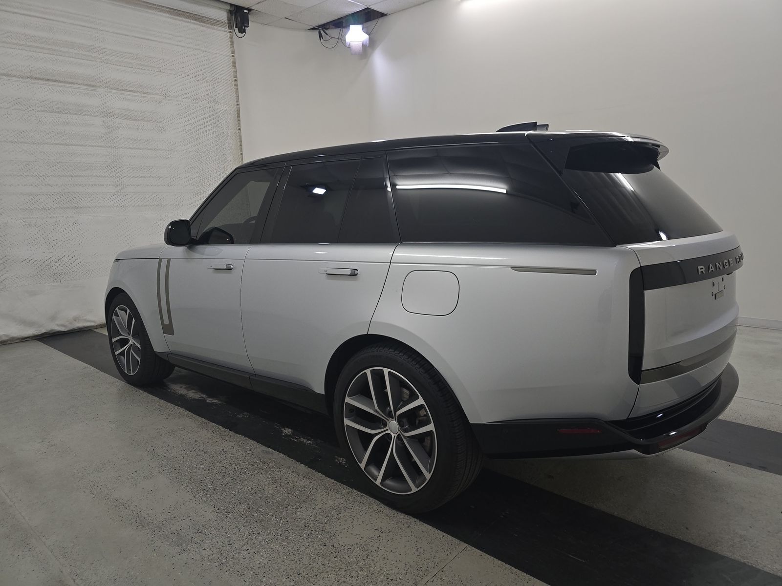 2025 Land Rover Range Rover Plug-In Hybrid SE AWD