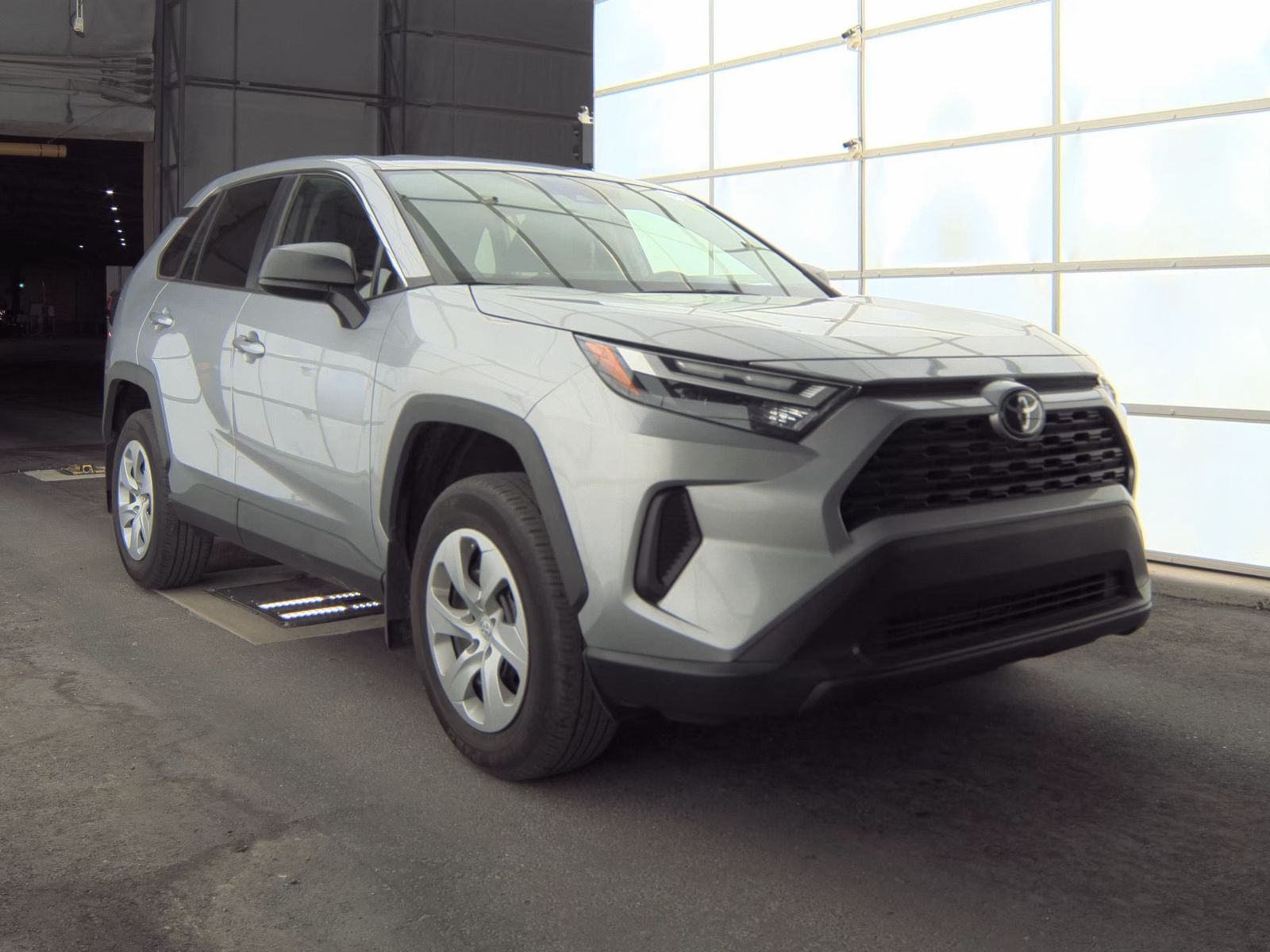 2024 Toyota RAV4 LE FWD