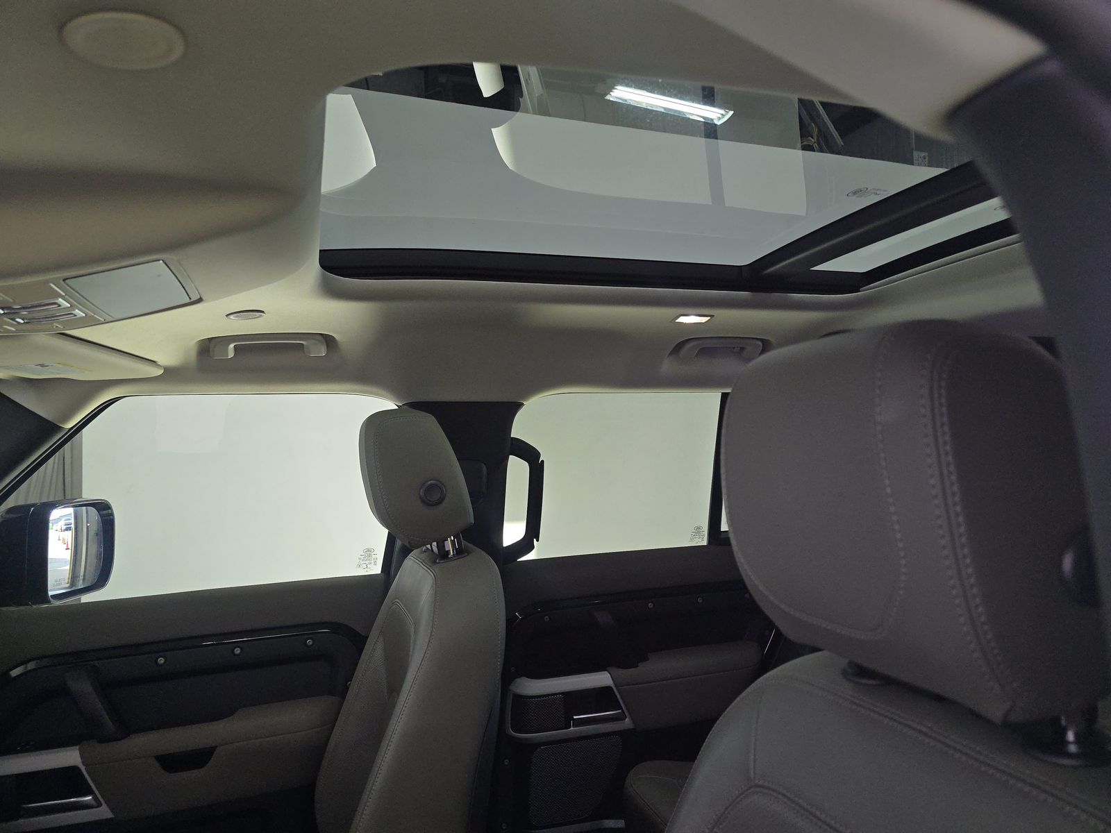 2023 Land Rover Defender 110 SE AWD