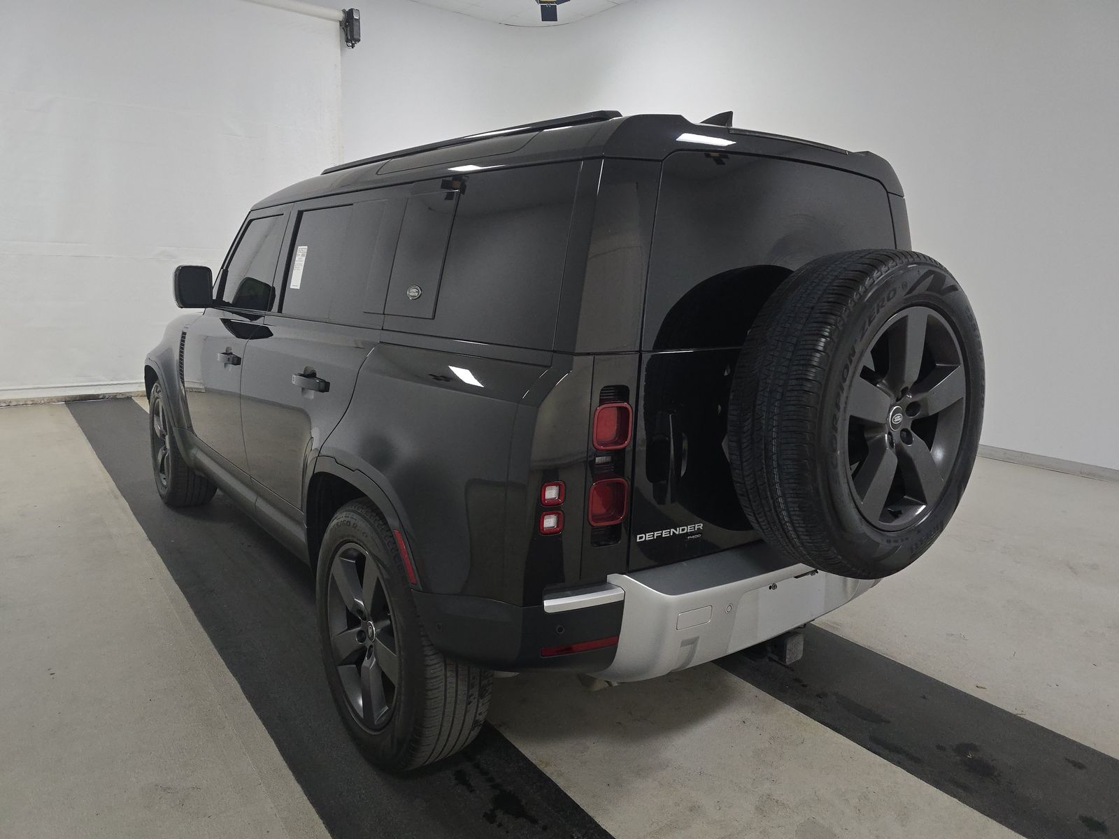 2023 Land Rover Defender 110 SE AWD