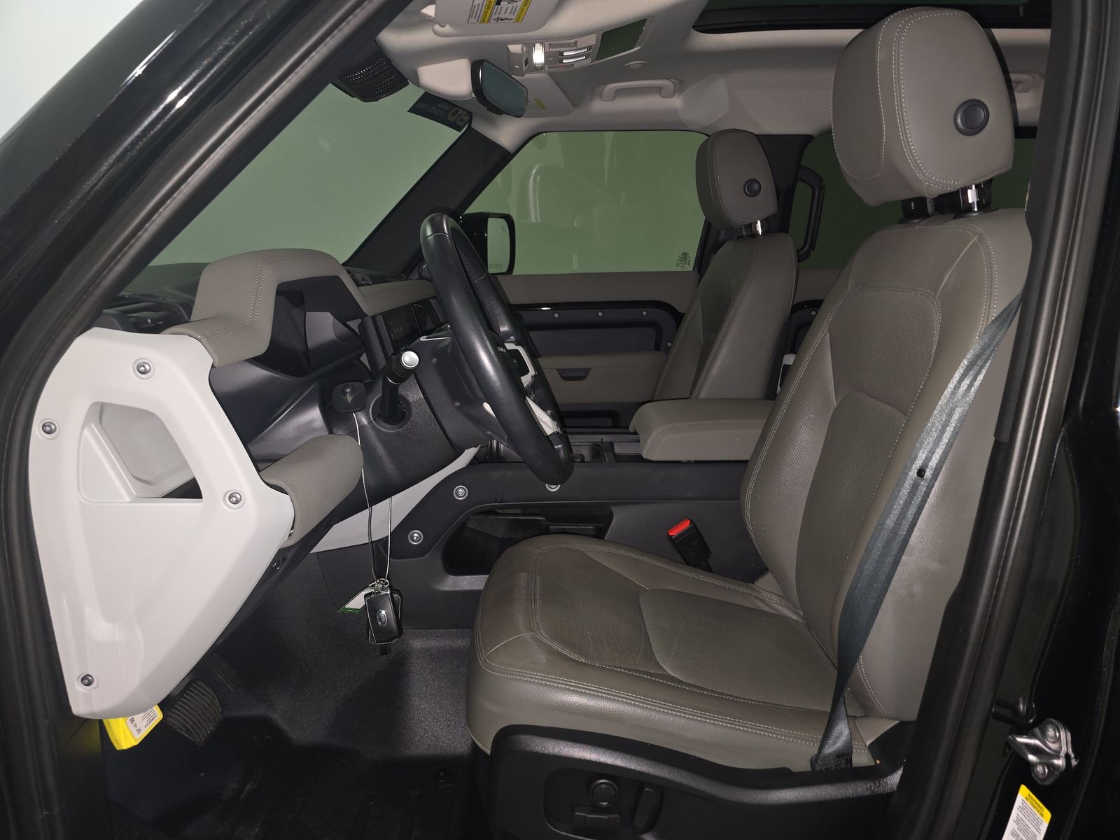 2023 Land Rover Defender 110 SE AWD