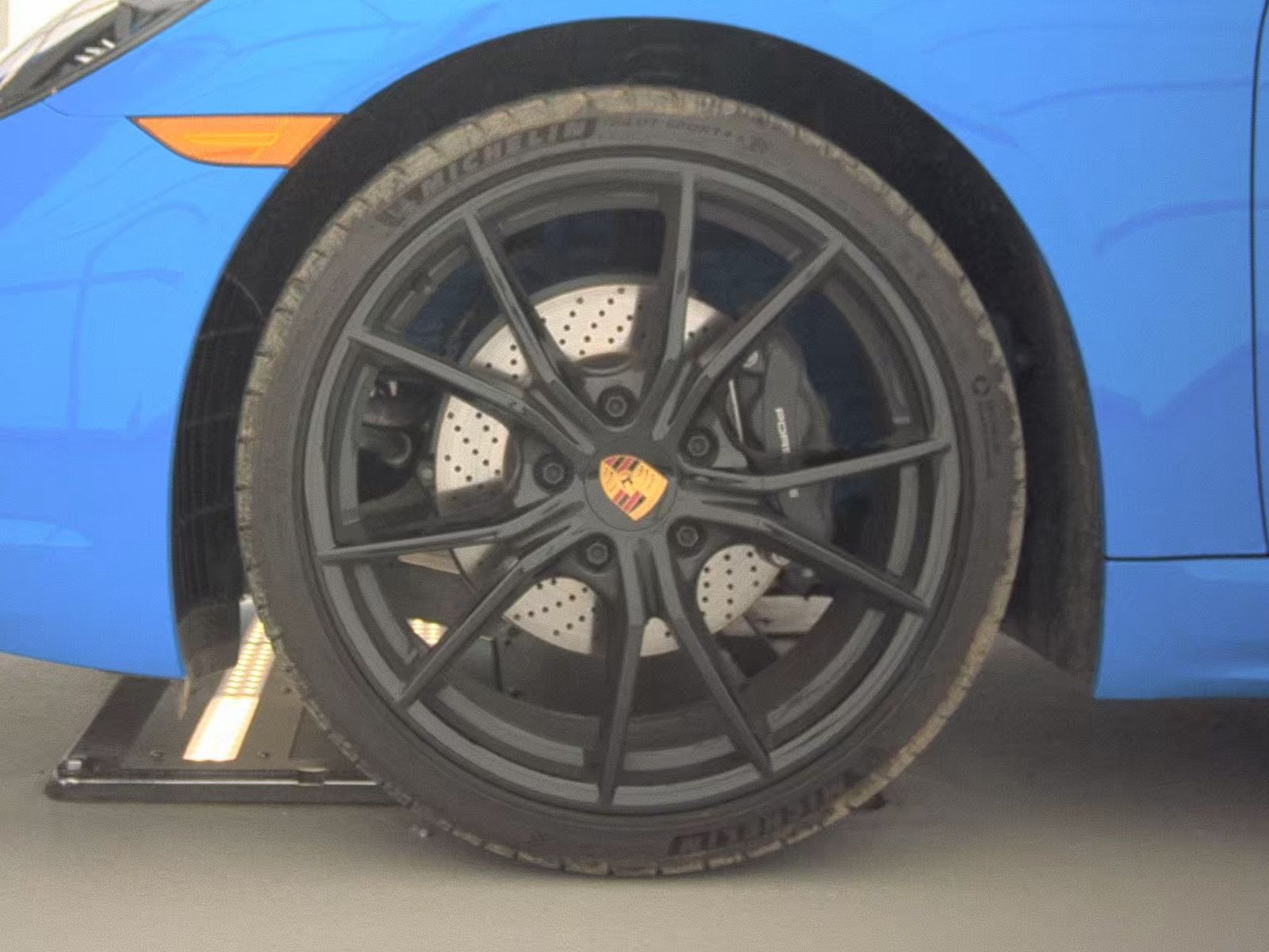 2025 Porsche 718 Cayman Base RWD