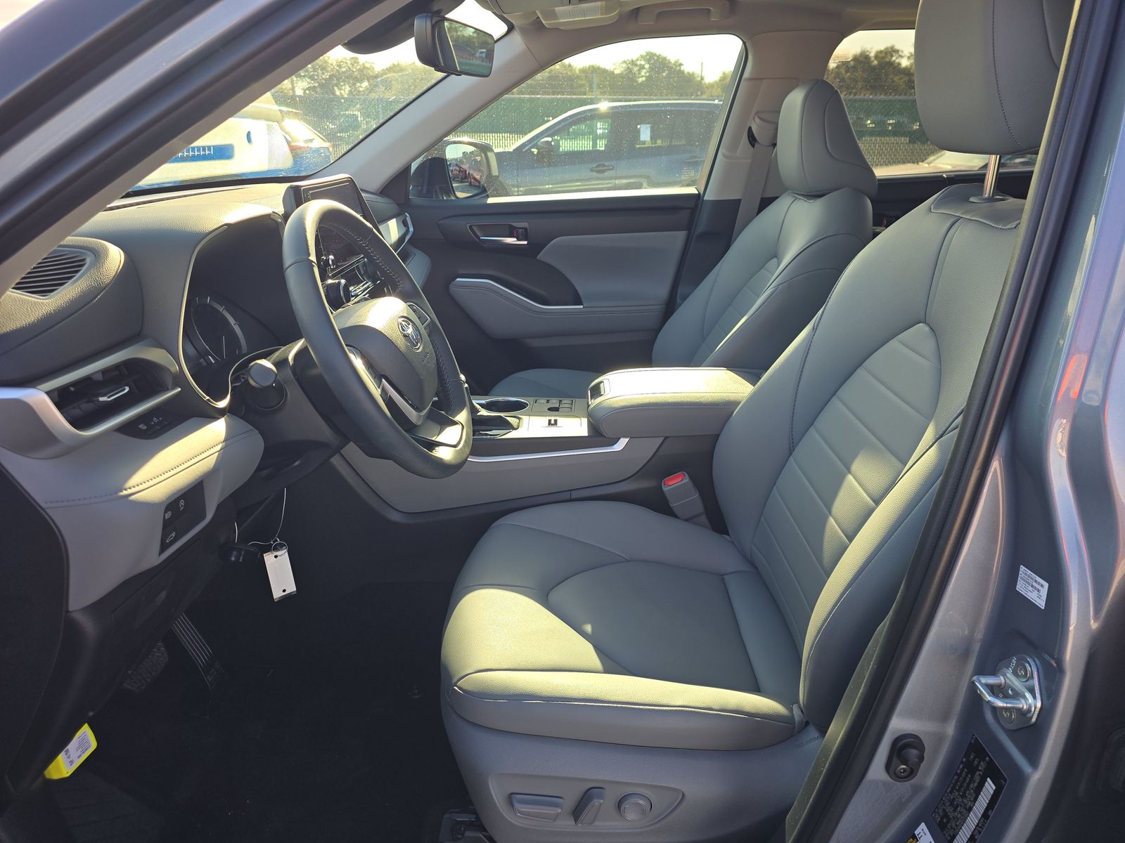 2024 Toyota Highlander XLE FWD