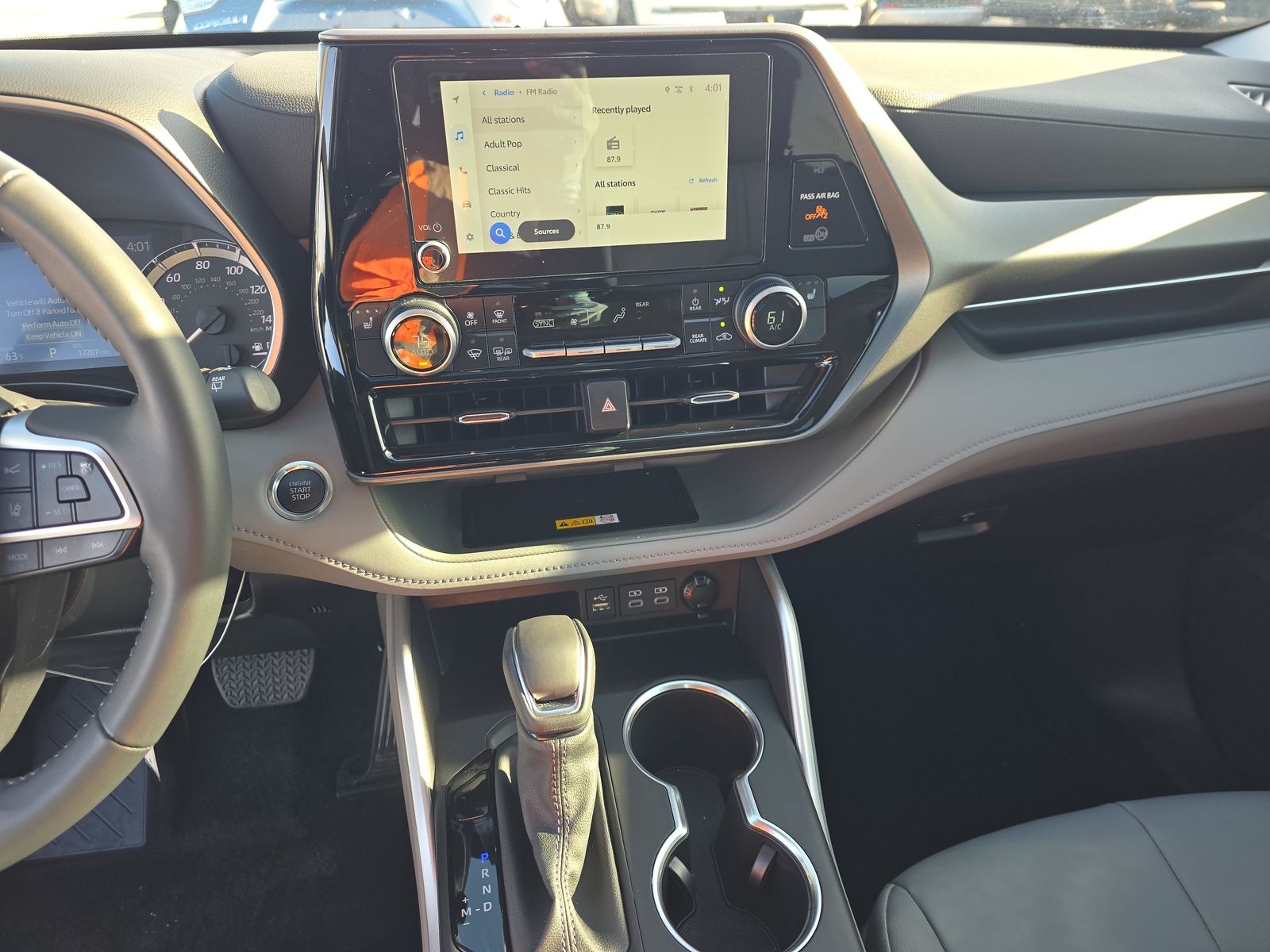 2024 Toyota Highlander XLE FWD