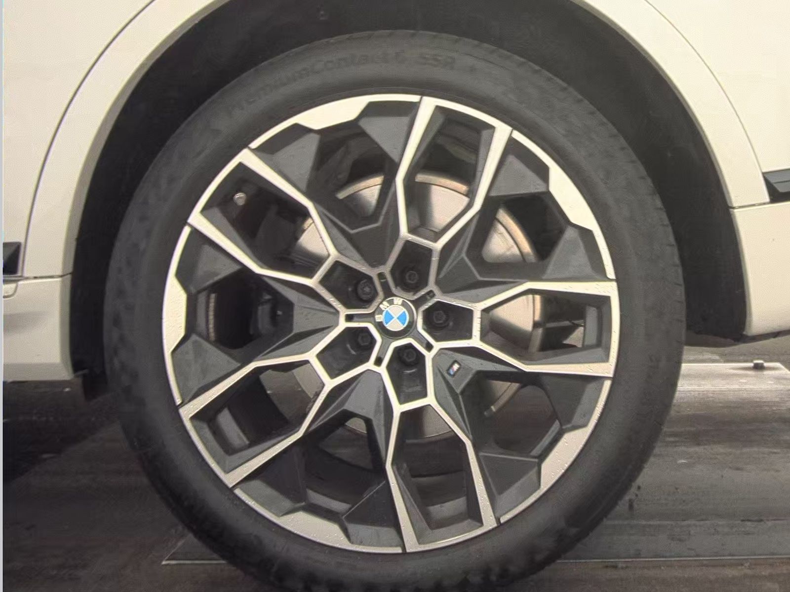 2025 BMW X7 xDrive40i AWD