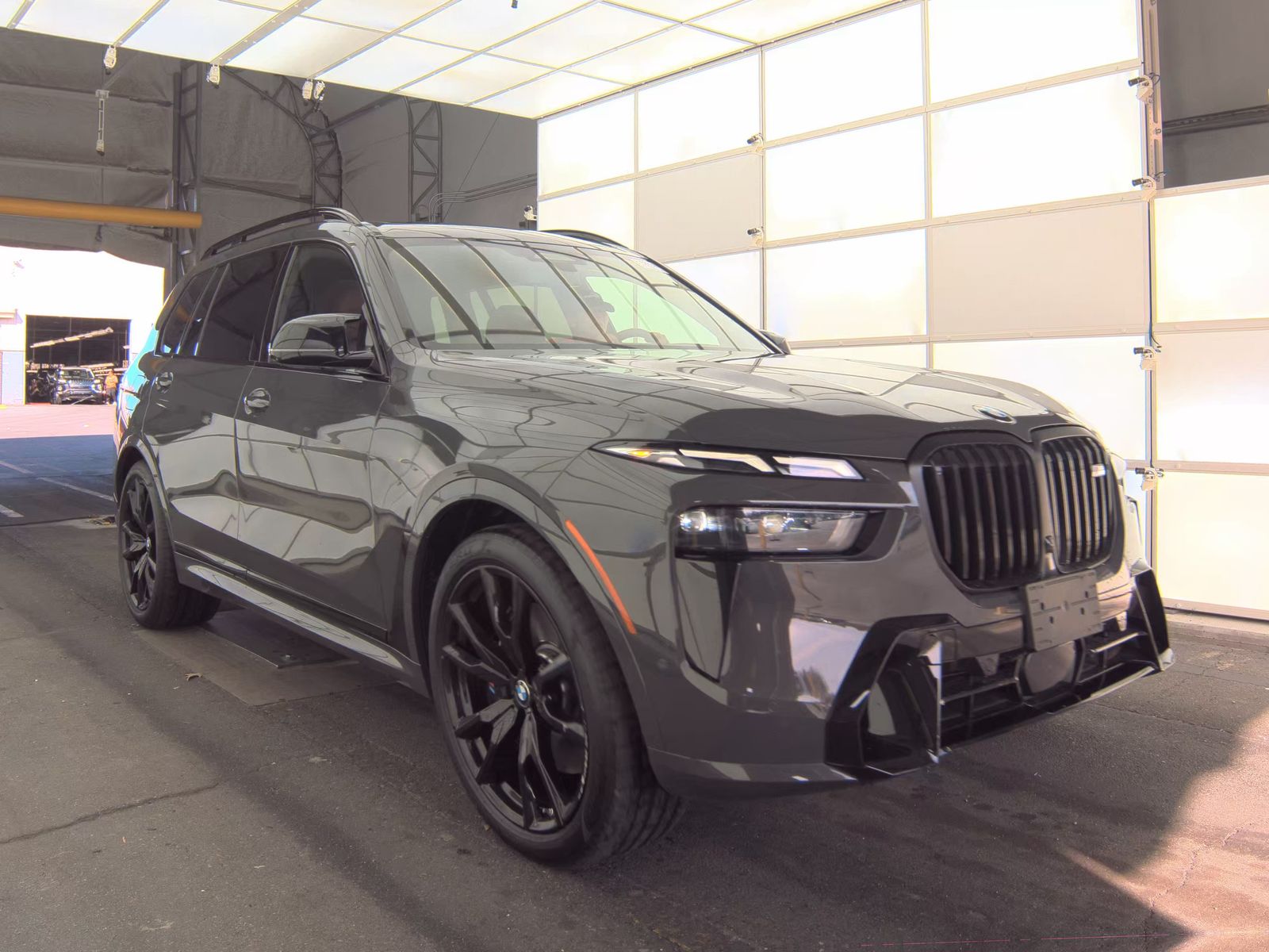 2025 BMW X7 M60i AWD