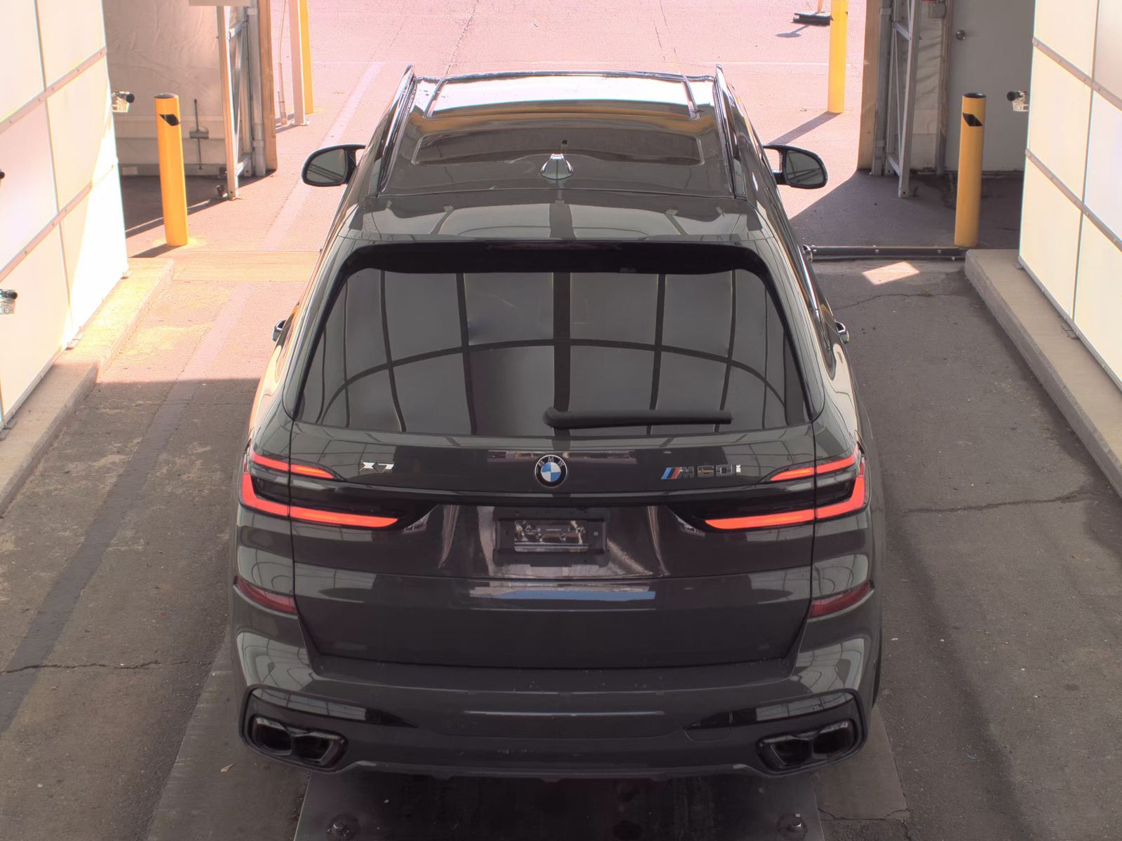 2025 BMW X7 M60i AWD