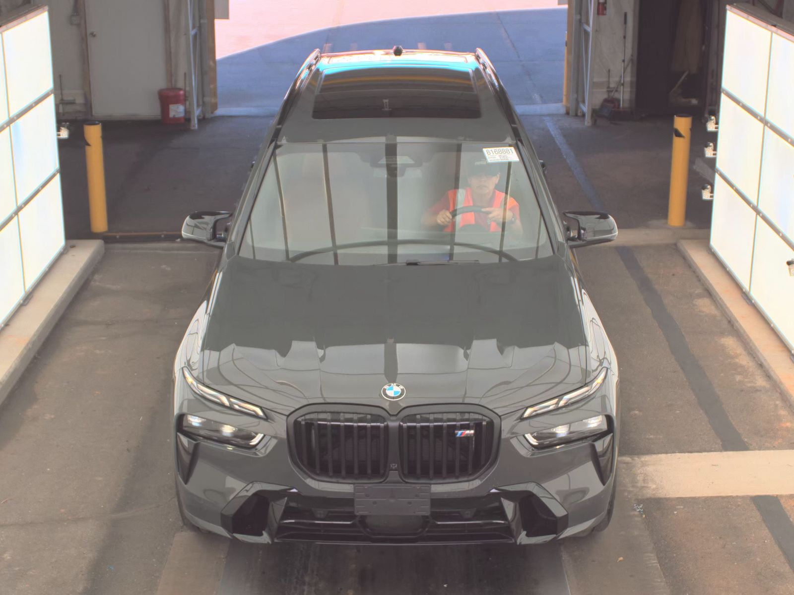 2025 BMW X7 M60i AWD