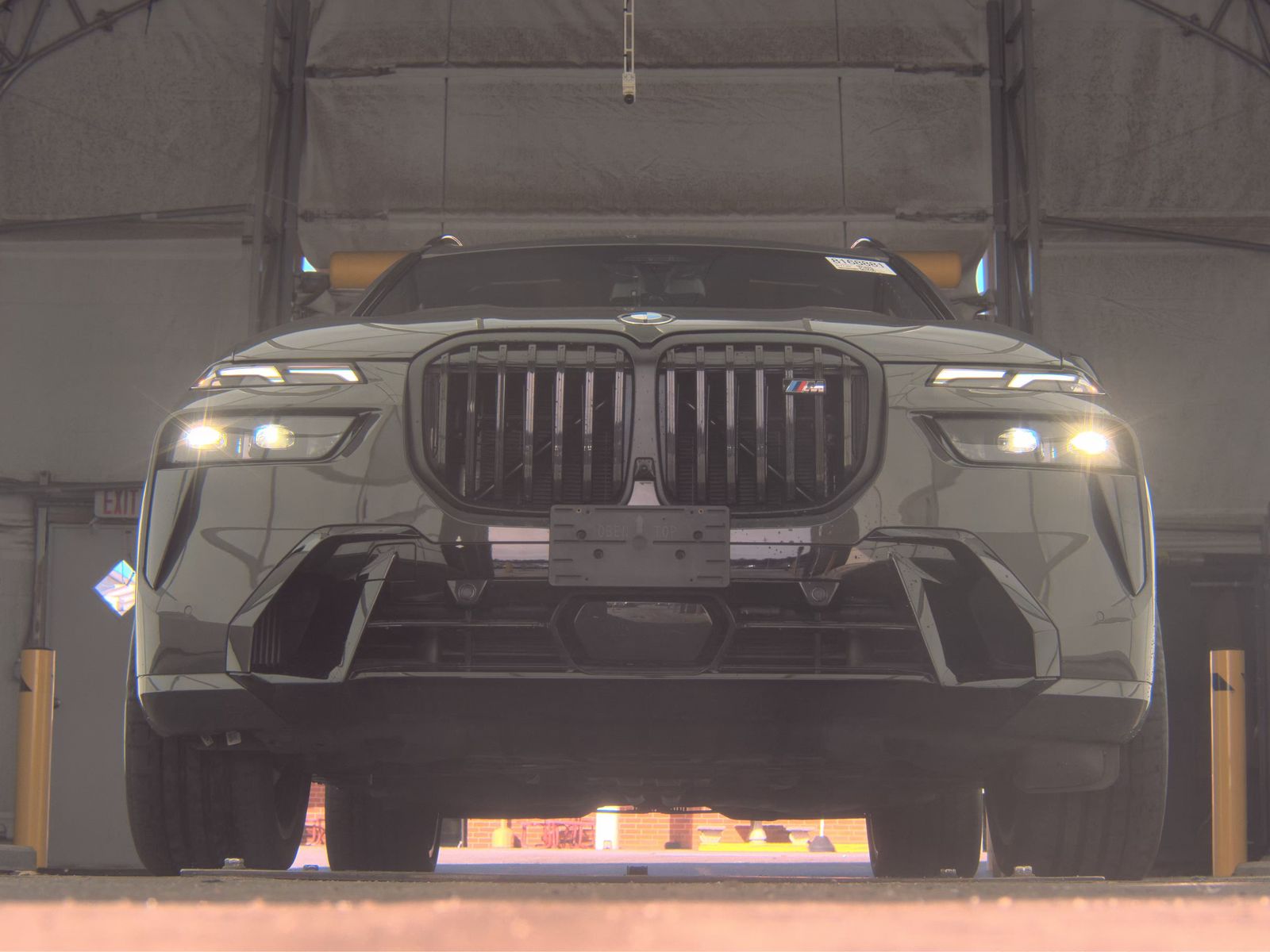 2025 BMW X7 M60i AWD