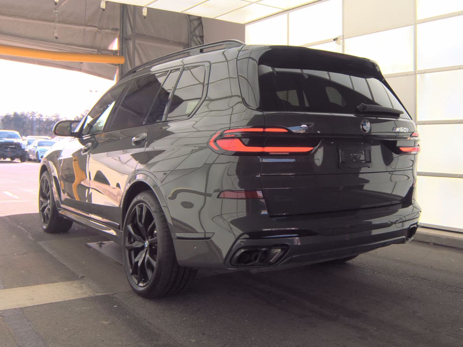 2025 BMW X7 M60i AWD