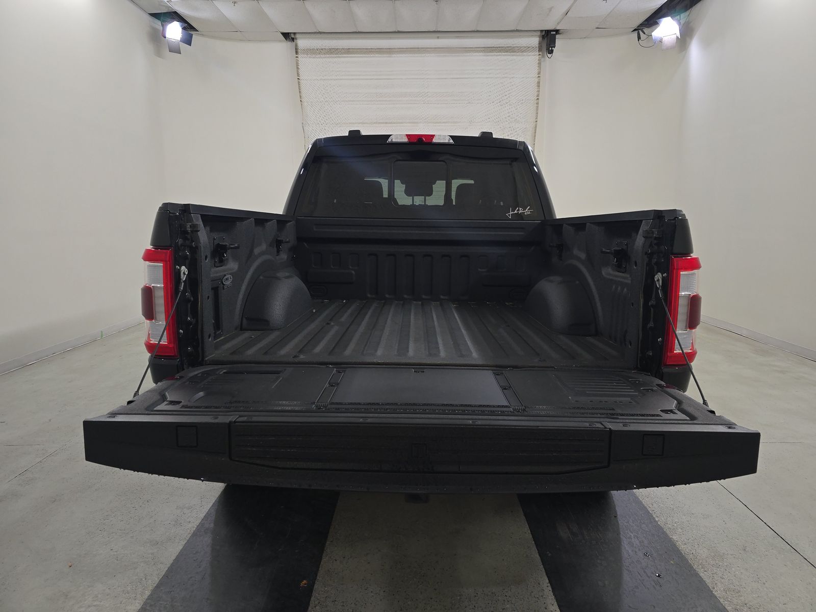 2023 Ford F-150 Lariat AWD