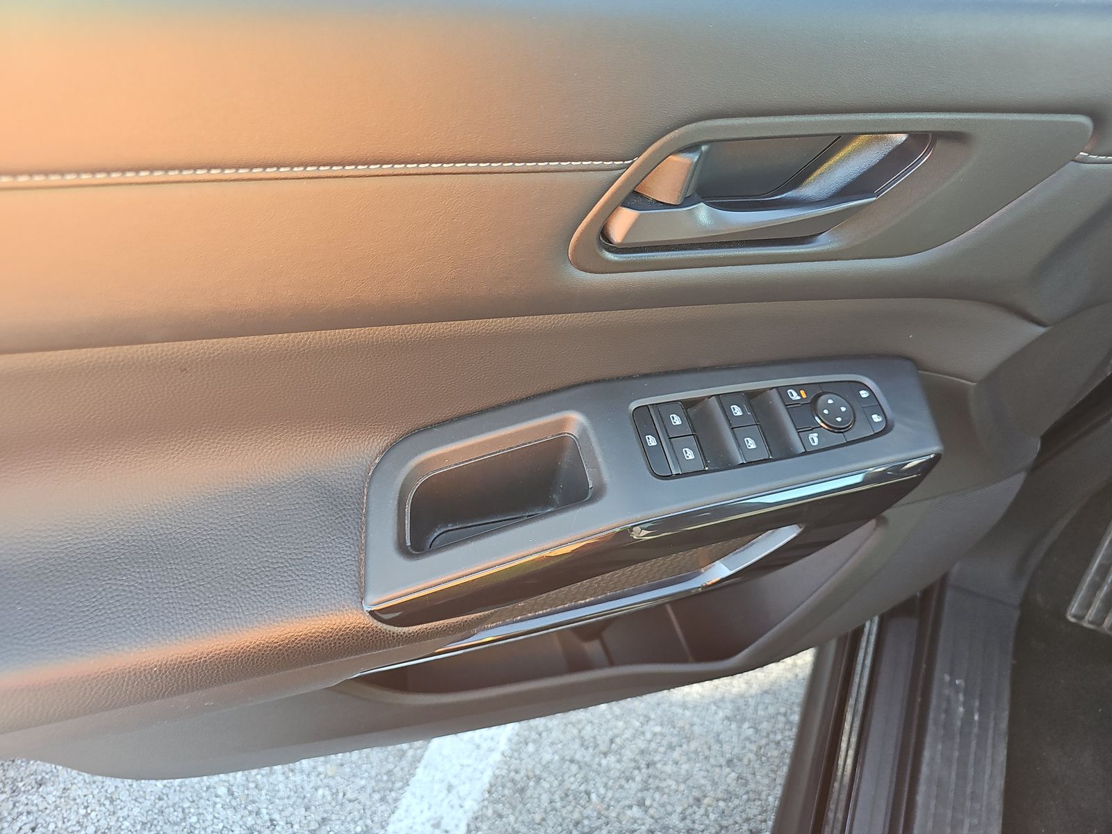 2024 Nissan Pathfinder SV FWD