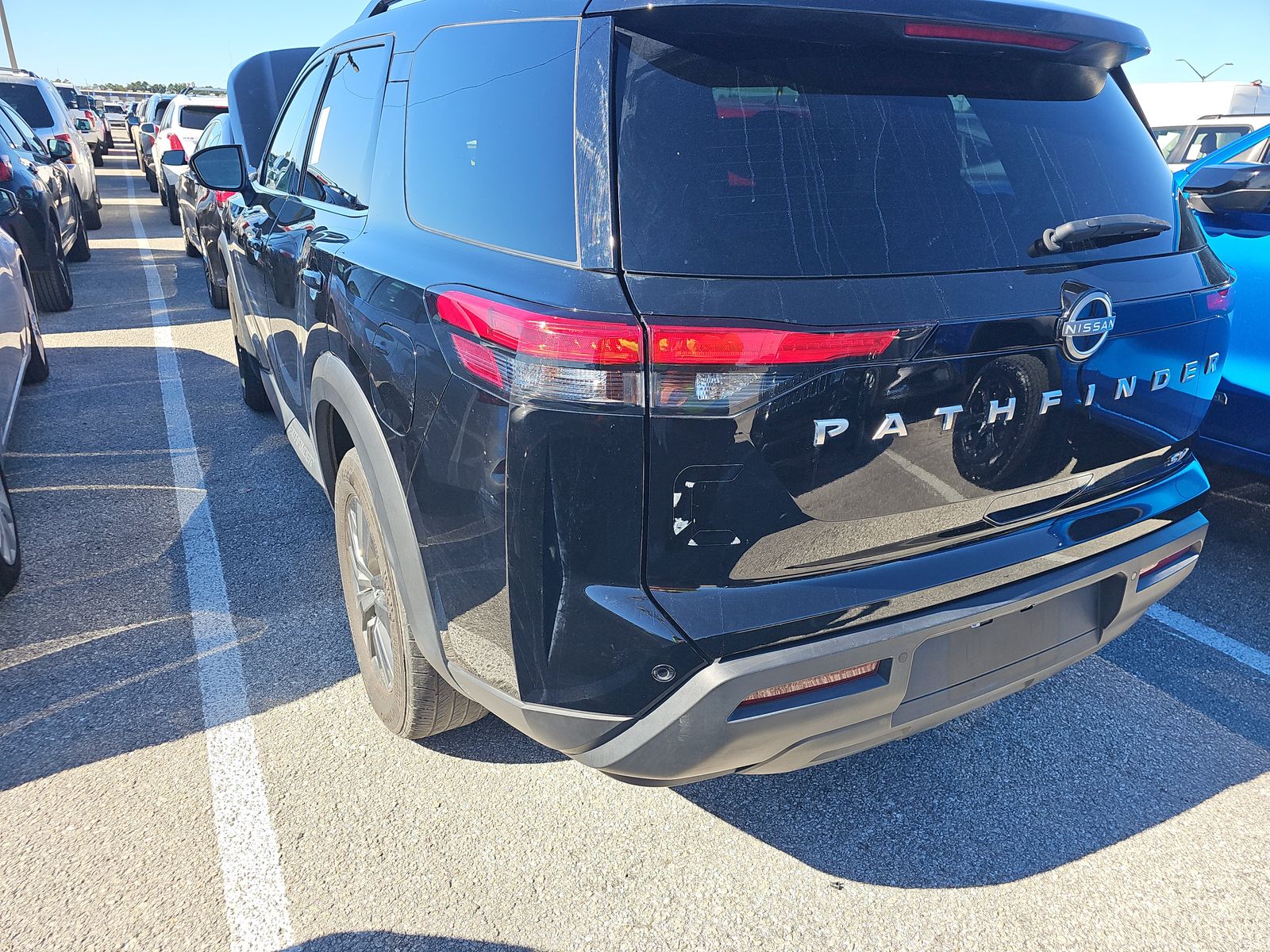 2024 Nissan Pathfinder SV FWD