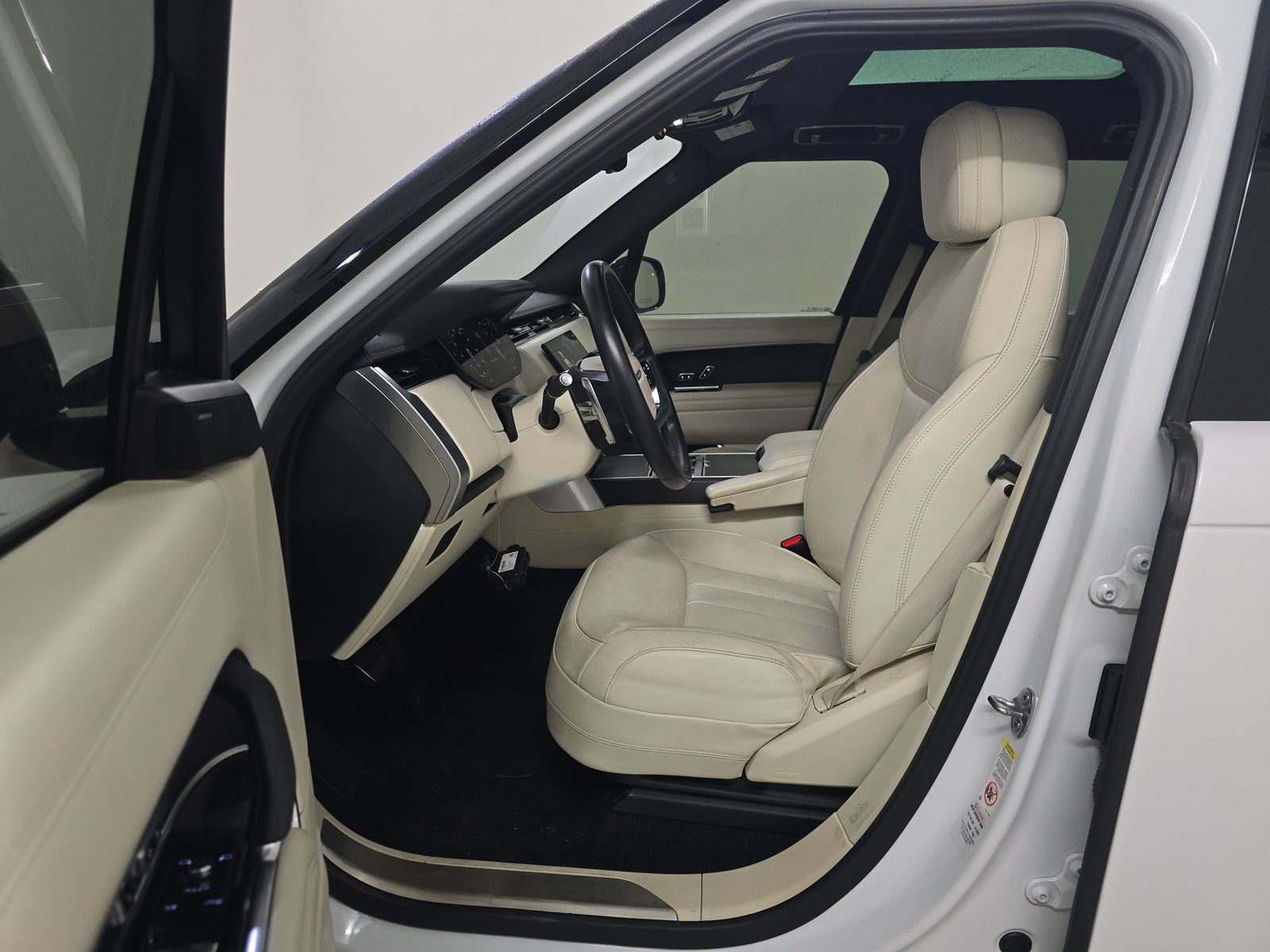 2023 Land Rover Range Rover SE AWD