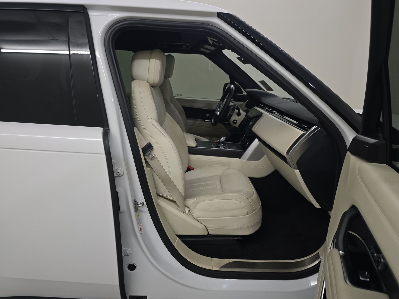 2023 Land Rover Range Rover SE AWD