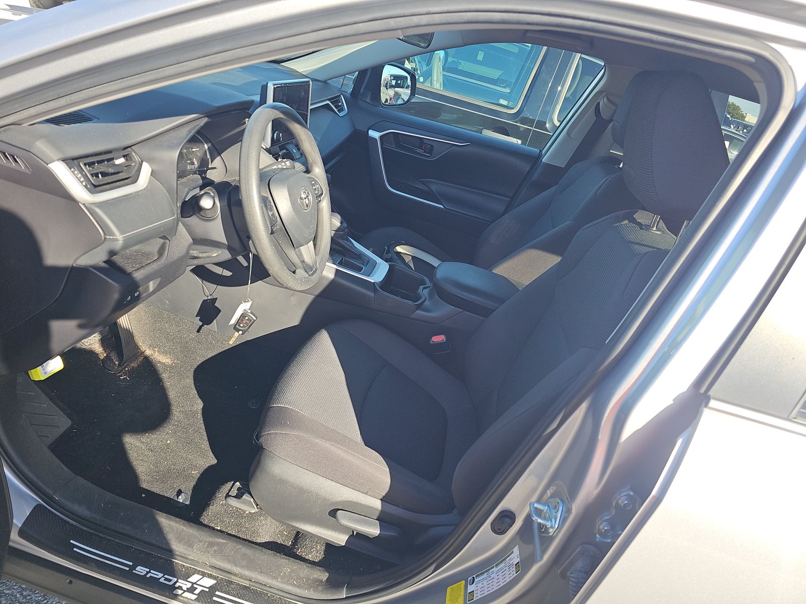 2024 Toyota RAV4 LE FWD