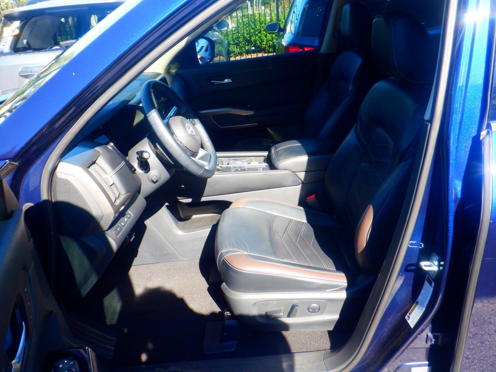 2023 Nissan Pathfinder Platinum FWD